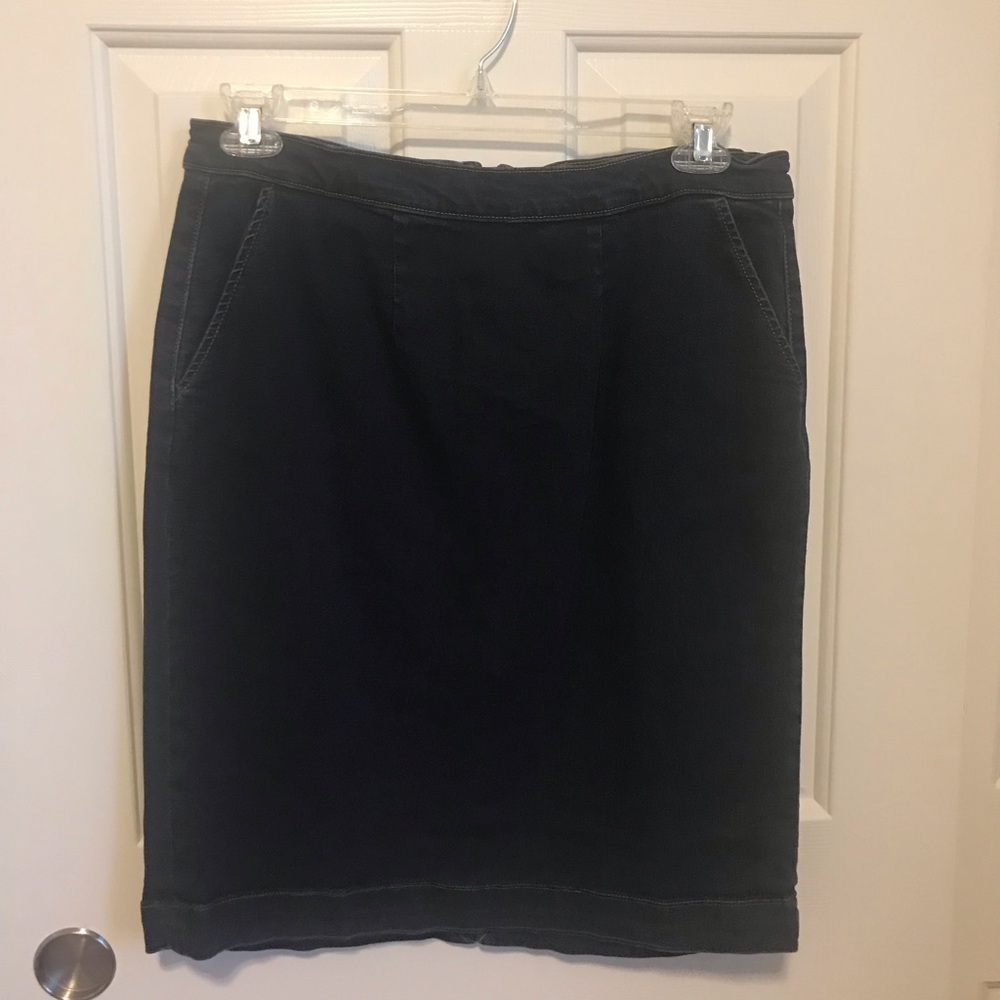 GAP Denim Skirt. 16
